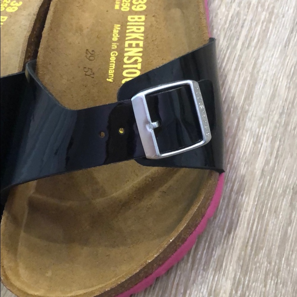 Birkenstock pink sole patent black sandals - Picture 3 of 7
